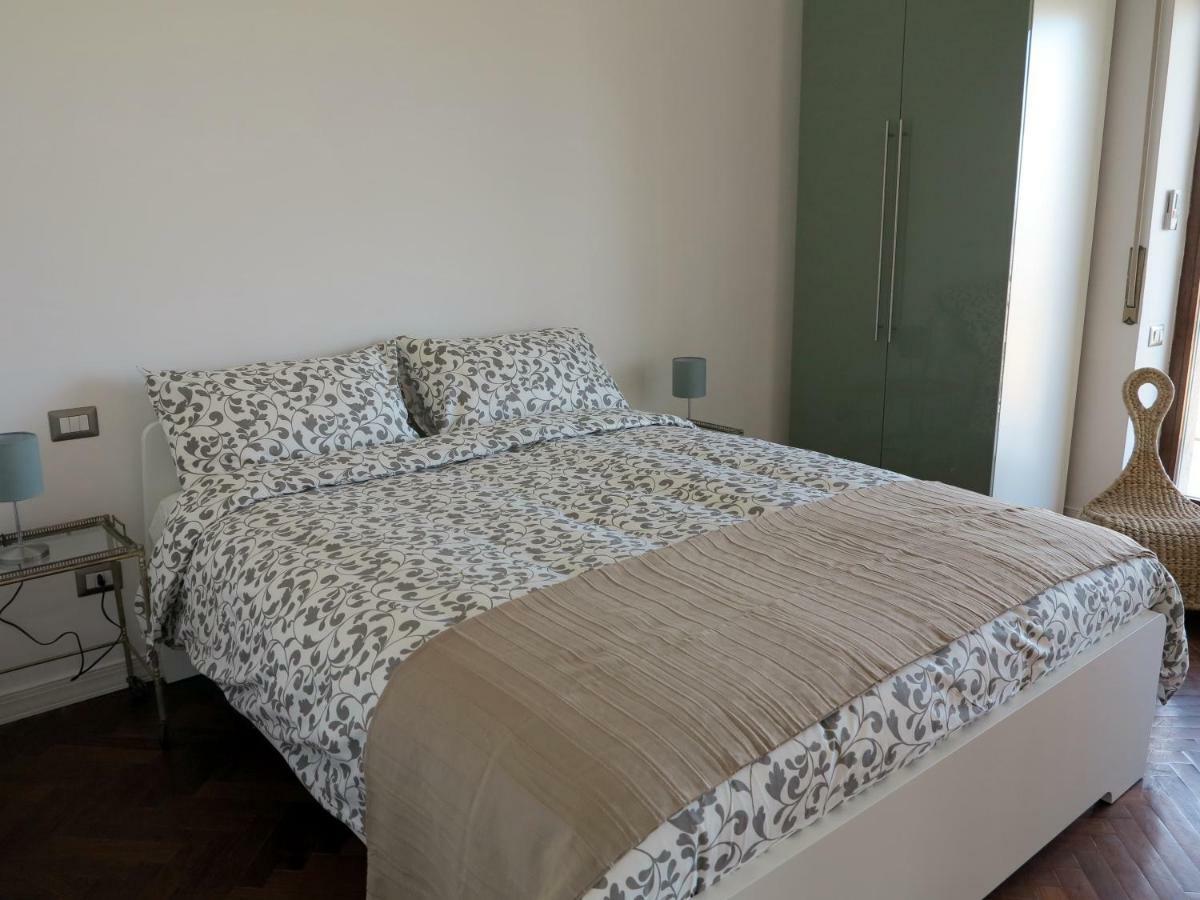 Pretty Panoramic Apartment - Half Way Center-Vomero District Naples Exterior photo